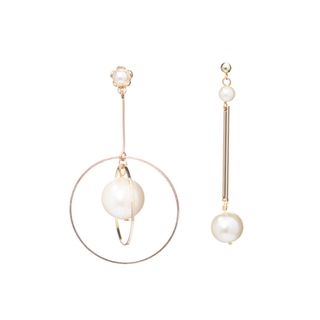 I'mmany London + In My Orbit Asymmetrical Pearl Drop Earrings