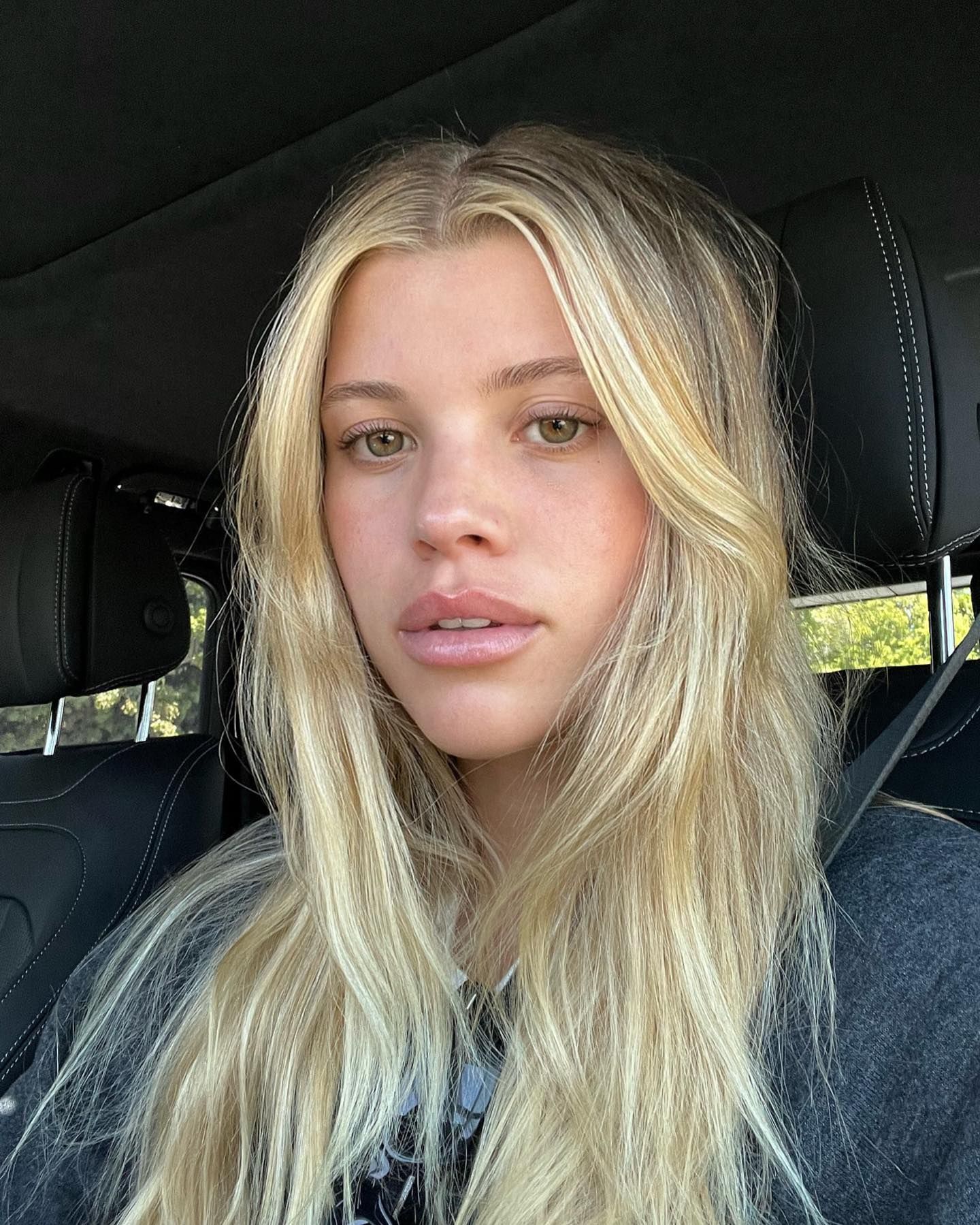 These Gen Z Makeup Trends Are So Cool Who What Wear these-gen-z-makeup-trends-are-so-cool-who-what-wear