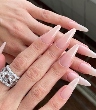 minimalist-nail-colors-300289-1654280718939-main