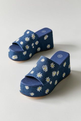 Urban Outfitters + UO Solano Daisy Platform Sandals