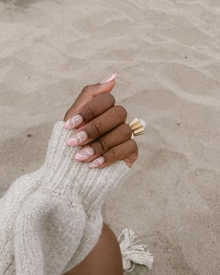 summer-2022-nail-trends-300470-1655051368483-image