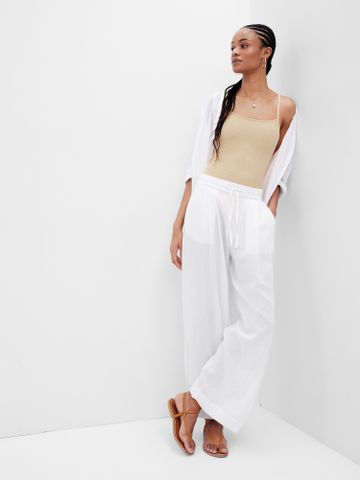 13 Linen-Pant Outfits We Plan to Live in This Season | Who What Wear