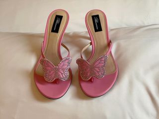 pretty-heels-300578-1655349540563-main