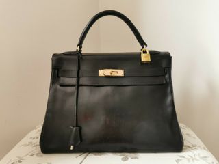 Hermès + Kelly 32 Black Vintage Box Calf Leather Bag