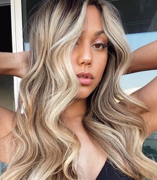 balayage-blonde-hair-301202-1658279130794-main