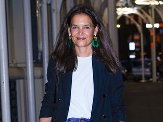 katie-holmes-blazer-jeans-outfit-301351-1658763719366-image