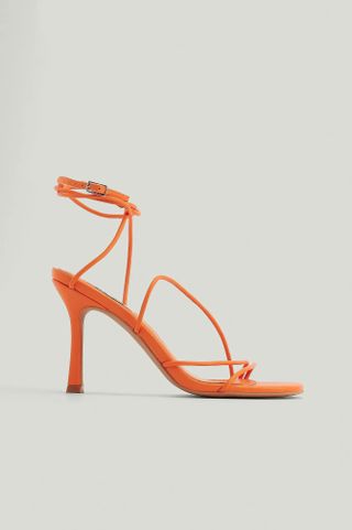 Na-Kd + Rounded Toe Strappy Heels