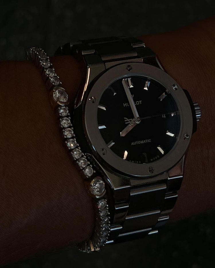 8 Watches Celebs Rely On Time and Again | Who What Wear