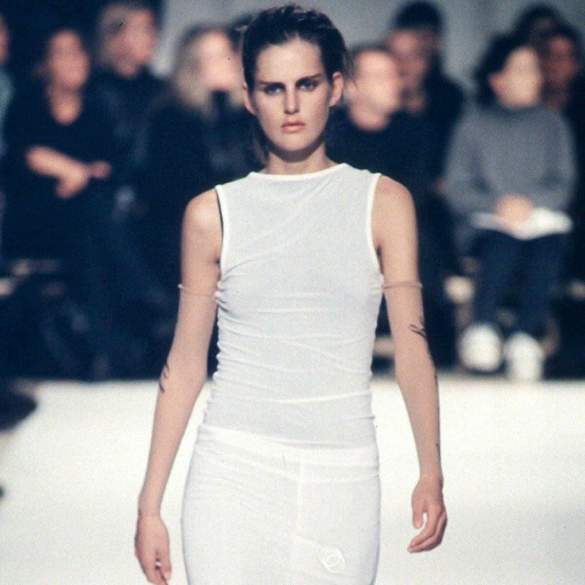 4 '90s Outfits Inspired by the Era's Runway Style | Who What Wear