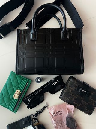 fashionable-handbags-301666-1659800935153-image