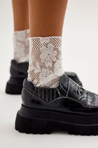 Memoi + Memoi Floral Lace Crew Sock