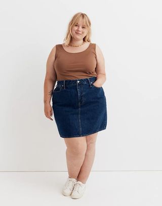 Madewell + Plus Curvy Denim High-Waist Straight Mini Skirt in Sunberry Wash