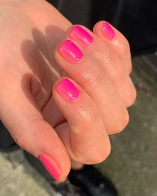 pink-ombre-nails-302139-1662724887644-image