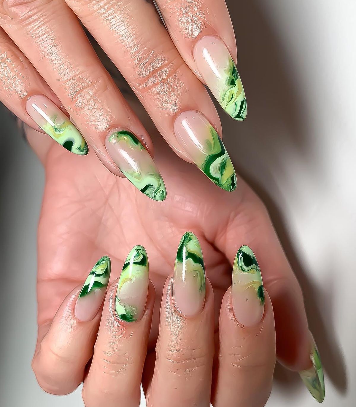 32 Chic Marble Nail Designs To Bring To The Salon Who What Wear 32 Chic Marble Nail Designs To Bring To The Salon Who What Wear