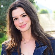 anne-hathaway-polo-ralph-lauren-outfit-302368-1662948642580-square
