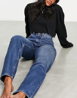 ASOS DESIGN + Slouchy Mom Jeans in Mid Blue