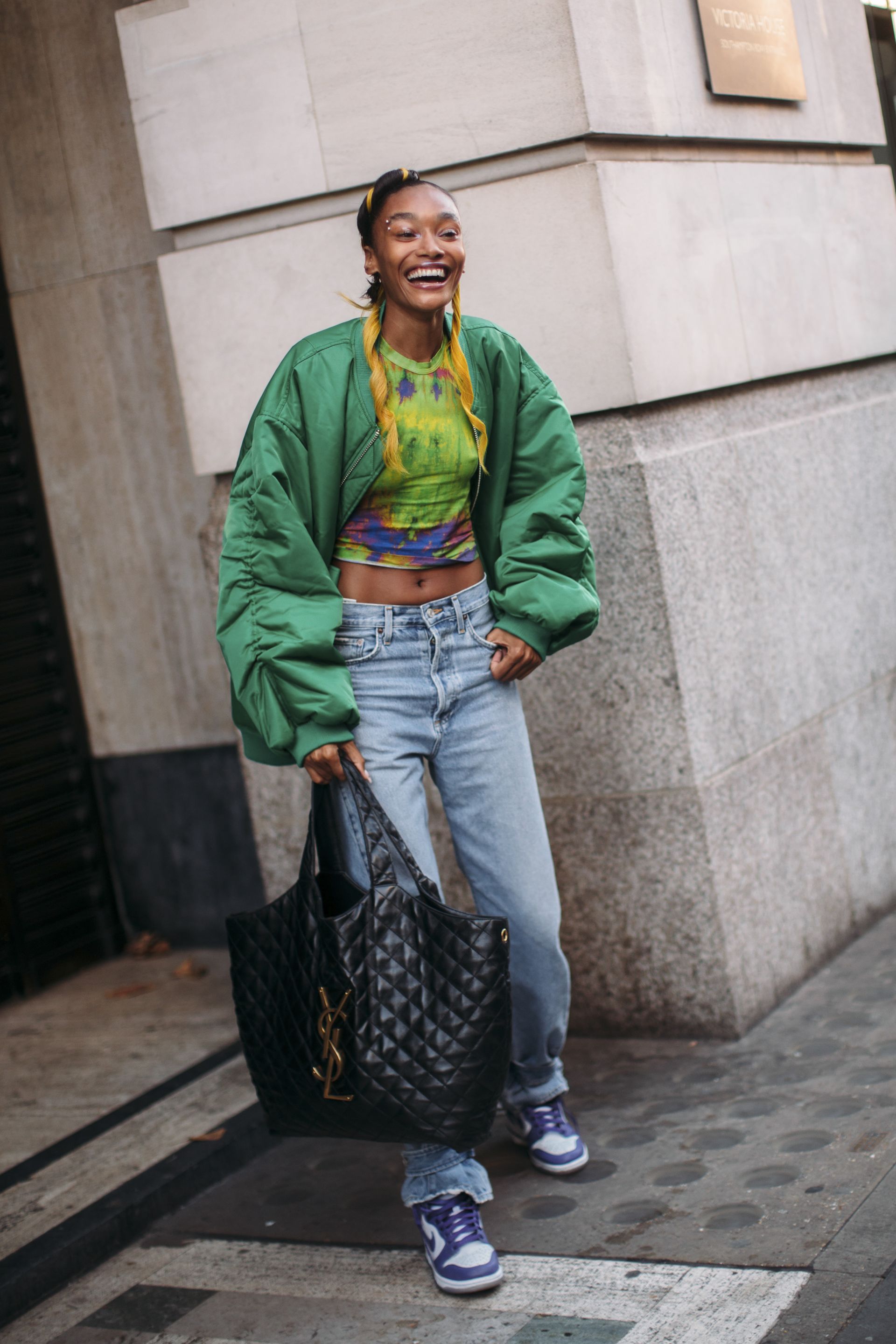 london-fashion-week-street-style-spring-2023-302553-1663710209628-main-1920-80.jpg