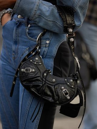 handbags-street-style-302855-1665047137000-image