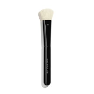 Chanel + Les Pinceaux De Chanel Touch-Up Face Brush N°104