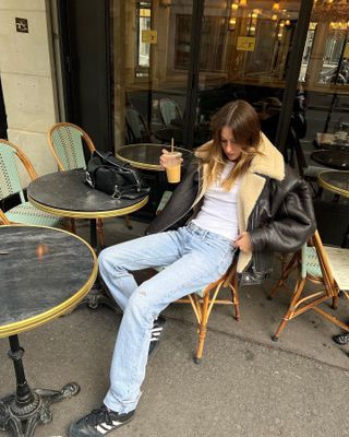 how-to-wear-sneakers-french-girl-303189-1666370276260-image