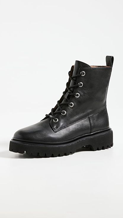 7 Shoe Styles Parisians Wear on Repeat During Winter | Who What Wear