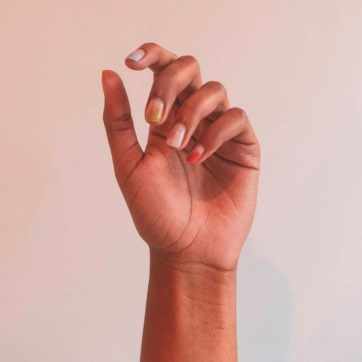 Expert Tips on How to Master the Aura Nail Trend | Who What Wear