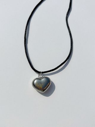 Charlie Beads + Little Heart Necklace in Silver/Black