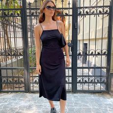 how-to-wear-a-simple-black-dress-303628-1668441047798-square
