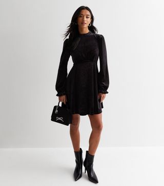 New Look + Petite Black Velvet Long Sleeve Mini Dress