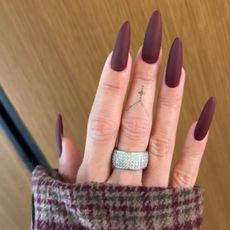 winter-nail-trends-2022-303709-1668541581138-square