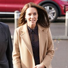 kate-middleton-camel-coat-trend-303841-1668772062066-square