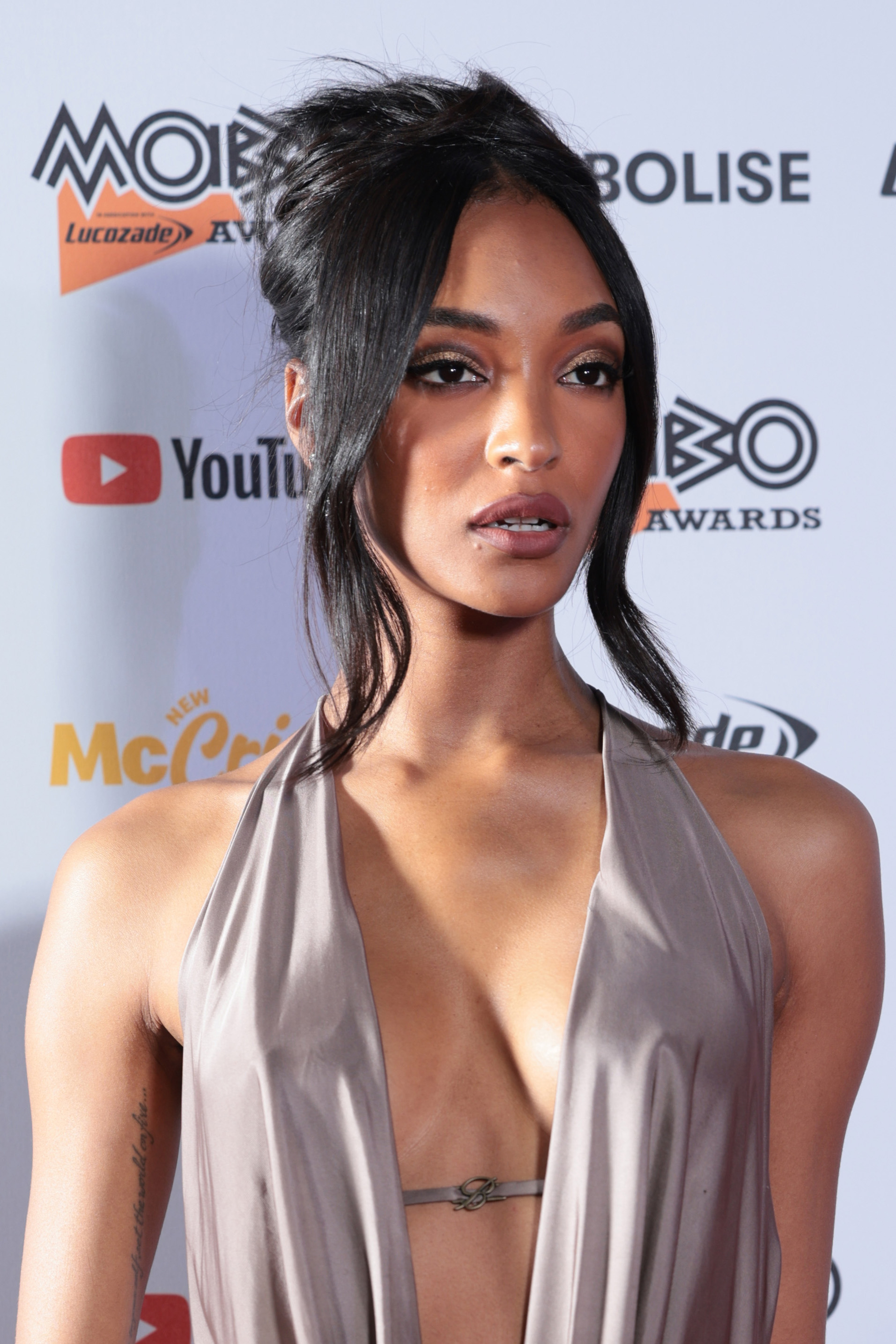 what-hairstyles-for-thin-hair-303952-1670950724154-main