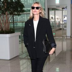 celebrity-airport-looks-with-heels-304005-1669718445062-square