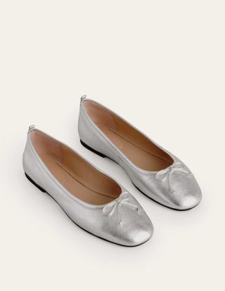 Boden + Bow-Embellished Metallic Leather Ballet Flats