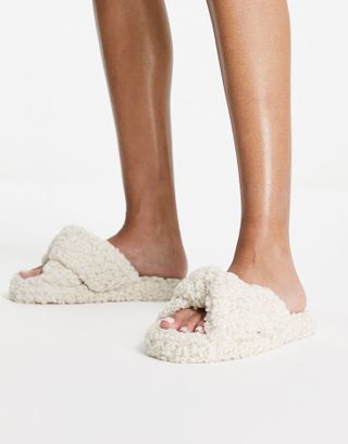 ASOS Design + Zeve Twist Slide Slippers in Cream Sherpa