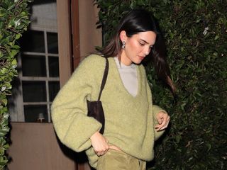 kendall-jenner-low-rise-flares-304264-1670288518996-image
