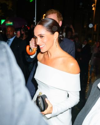 meghan-markle-white-dress-304322-1670407380699-main