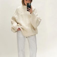 best-cashmere-jumpers-1-304428-1670880677650-square