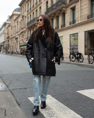 french-girl-comfortable-winter-outfits-304702-1672872838703-image