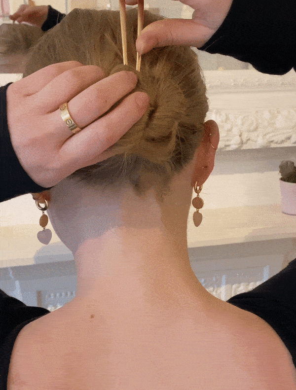 how-to-french-hair-pin-304748-1674648102490-main