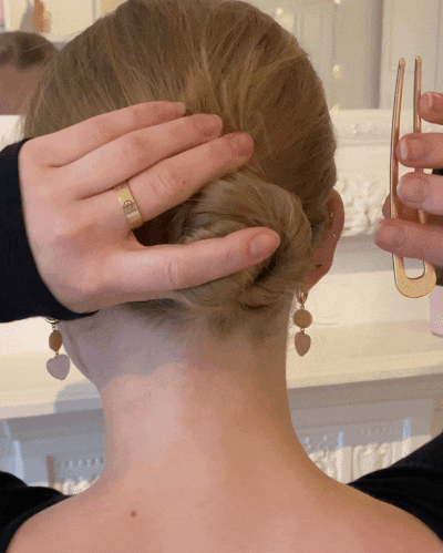 how-to-french-hair-pin-304748-1674652085431-main