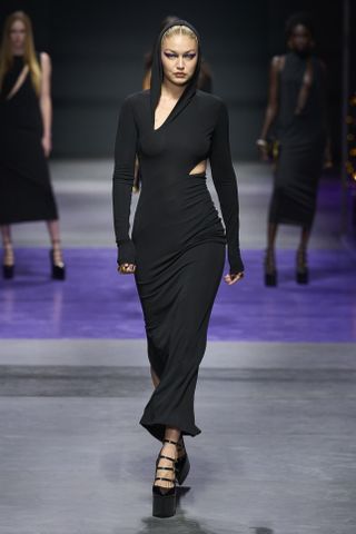 all-black-outfit-trend-304789-1673292879670-main