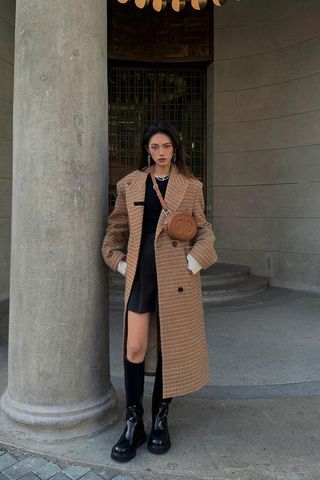 how-to-wear-a-wool-coat-304836-1673411729209-main