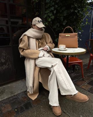 coat-and-scarf-outfit-trend-304958-1673969797420-main