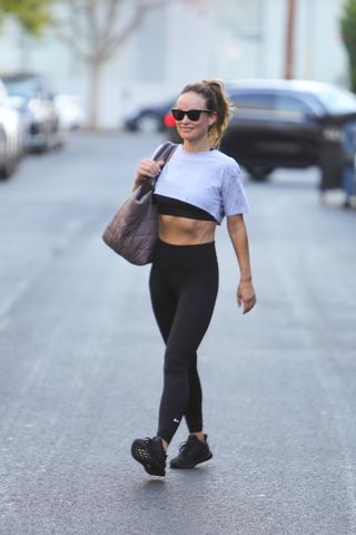 olivia-wilde-workout-sneakers-304989-1673993456438-main