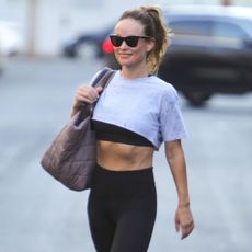 olivia-wilde-workout-sneakers-304989-1674088257605-square