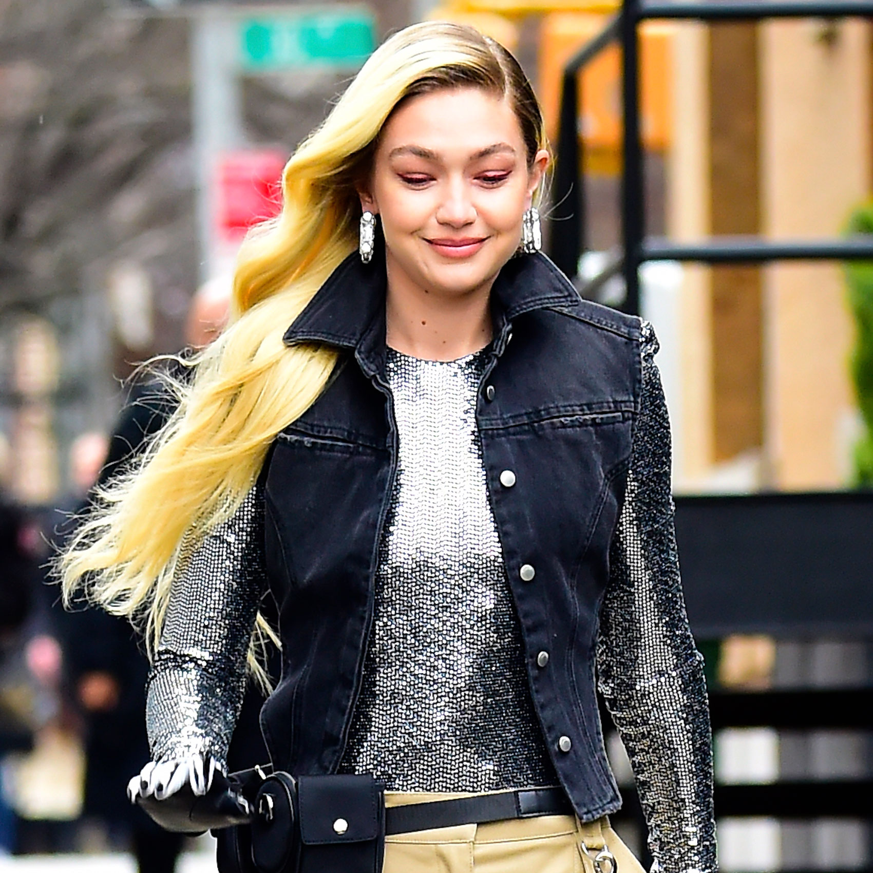 Gigi and Bella Hadid Are Obsessed With The Cargo Pants Revival