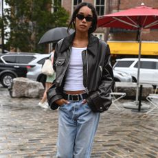 celebrity-baggy-jeans-305133-1674615463183-square