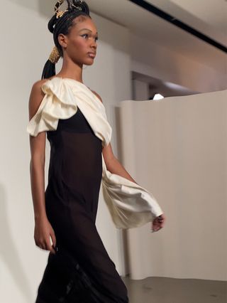 new-york-fashion-week-review-305237-1676170879003-image