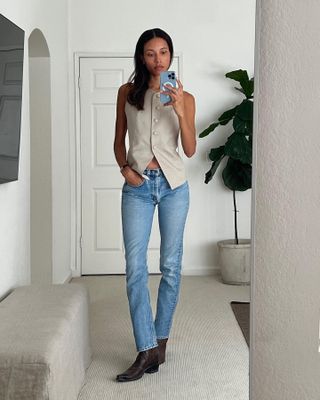 chic-skinny-jean-outfits-305238-1674857044190-image